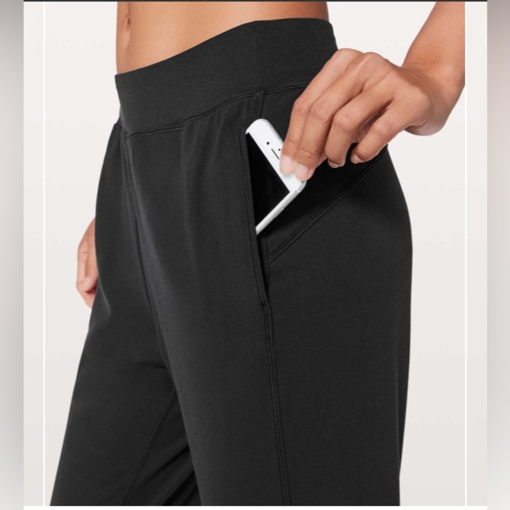 Lululemon Rejuvenate Crop pants size 12 black - Picture 8 of 8